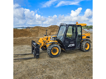 Teleskopski viličar JCB