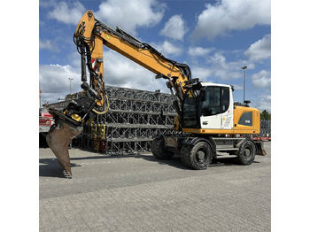 Bager na kolesih LIEBHERR A 918