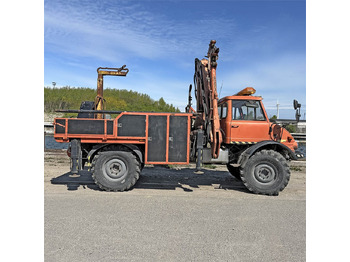 Tovornjak z dvigalom Mercedes Unimog 116: slika 3