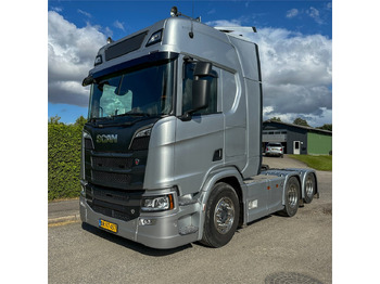 Vlačilec SCANIA R 530