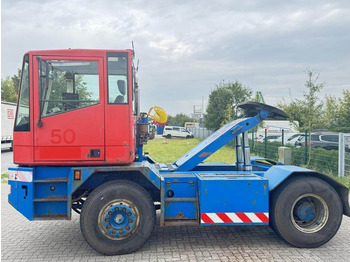 Terminalski traktor