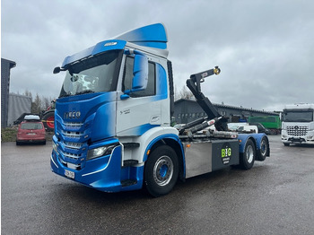 Kotalni prekucni tovornjak IVECO