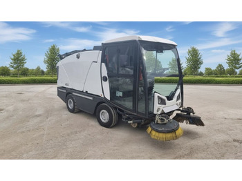 Vozilo za pometanje JOHNSTON