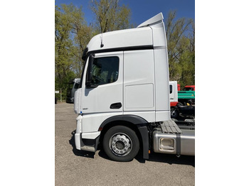 Vlačilec MERCEDES-BENZ Actros 1851