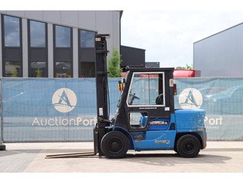 Diesel viličar CATERPILLAR DP