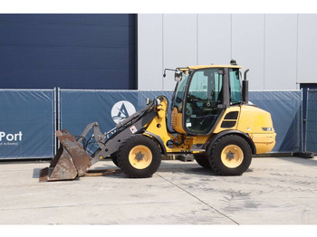Kolesni nakladalec VOLVO L25F