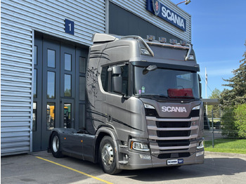 Vlačilec SCANIA R 450
