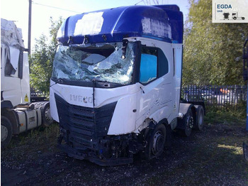 Vlačilec IVECO S-WAY