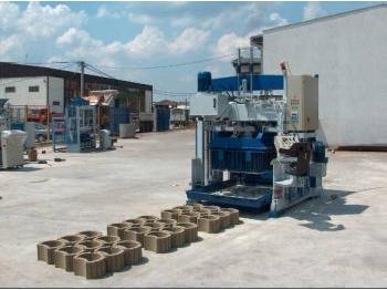 Oprema za betonska dela SUMAB E-12 (2000 blocks/hour) Movable block machine. Swedish Quality!: slika 1