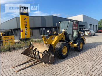 Kolesni nakladalec CATERPILLAR 906M