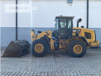 Kolesni nakladalec CATERPILLAR 930M