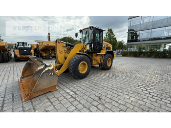 Kolesni nakladalec CATERPILLAR 930M
