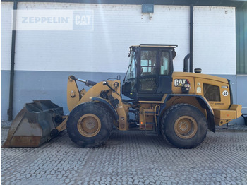 Kolesni nakladalec CATERPILLAR 930M