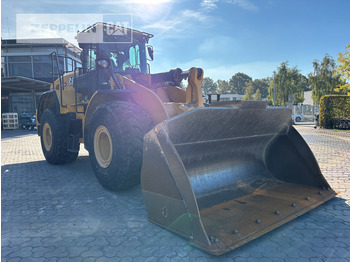 Kolesni nakladalec CATERPILLAR 966