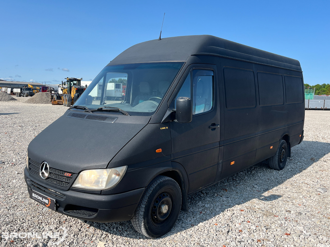 2004 Mercedes-Benz Sprinter 313 CDI 2.2d 95kW - Furgon: slika 1 2004 Mercedes-Benz Sprinter 313 CDI 2.2d 95kW - Furgon: slika 1