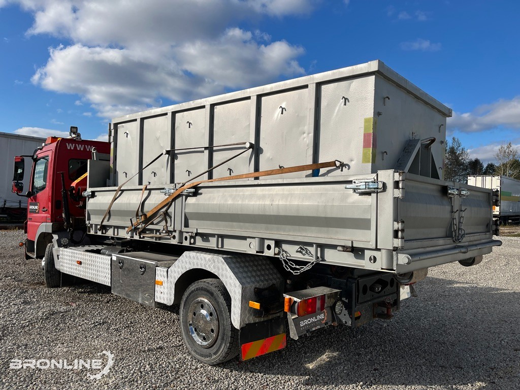 2007 Mercedes-Benz Atego 1024 Crane+Winch+Hooklift - Kotalni prekucni tovornjak, Tovornjak z dvigalom: slika 4 2007 Mercedes-Benz Atego 1024 Crane+Winch+Hooklift - Kotalni prekucni tovornjak, Tovornjak z dvigalom: slika 4