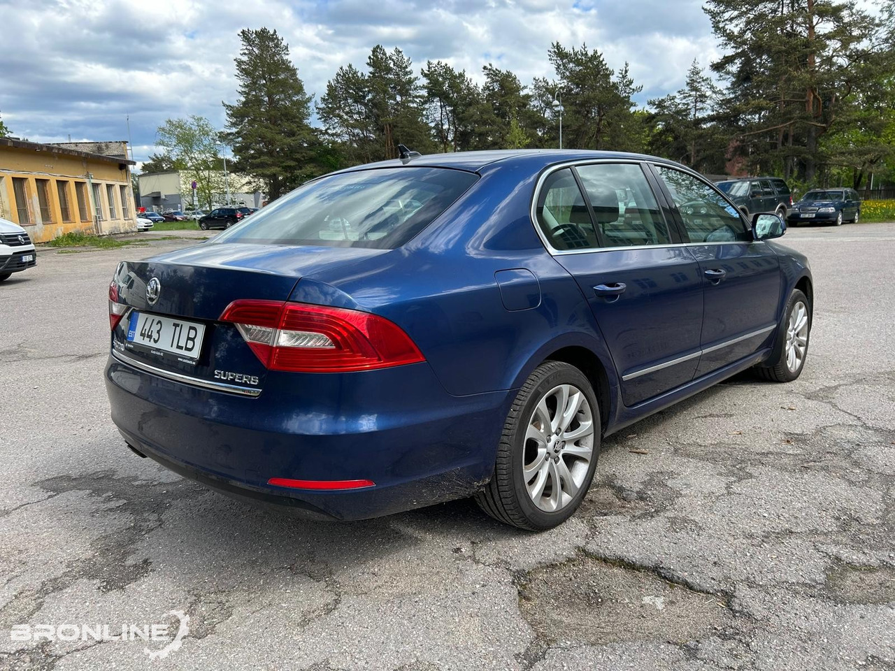 2014 Skoda Superb 1.8 118kW 4x4 - Avtomobil: slika 4 2014 Skoda Superb 1.8 118kW 4x4 - Avtomobil: slika 4