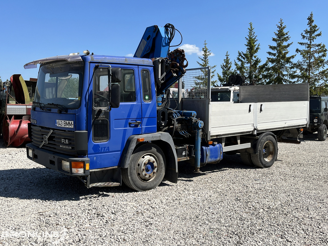 VOLVO FL611 + Palfinger PK 8200 - Tovornjak s kesonom, Tovornjak z dvigalom: slika 1 VOLVO FL611 + Palfinger PK 8200 - Tovornjak s kesonom, Tovornjak z dvigalom: slika 1