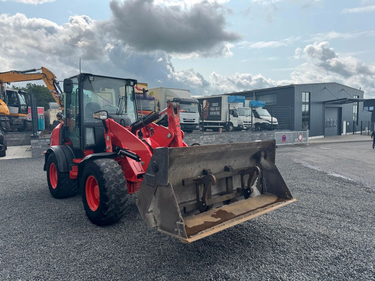 CAT 908M Radlader 6460 Kg Schaufel Gabel - Kolesni nakladalec: slika 3 CAT 908M Radlader 6460 Kg Schaufel Gabel - Kolesni nakladalec: slika 3