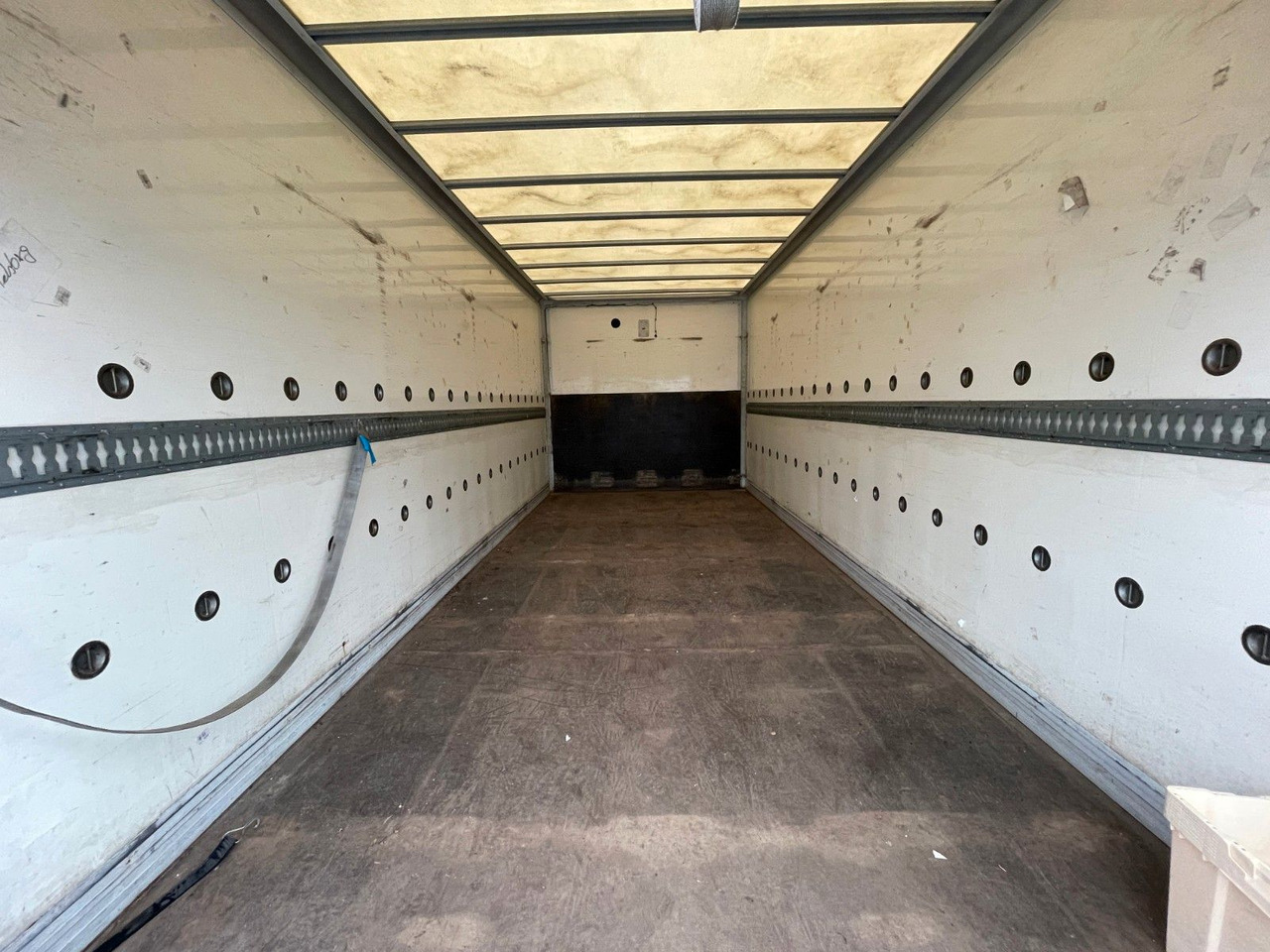 Iveco ML75E18 Blumen Koffer LBW Klimaanlage EEV ML80 Iveco ML75E18 Blumen Koffer LBW Klimaanlage EEV ML80 - Dostavno vozilo z zabojnikom: slika 5 Iveco ML75E18 Blumen Koffer LBW Klimaanlage EEV ML80 Iveco ML75E18 Blumen Koffer LBW Klimaanlage EEV ML80 - Dostavno vozilo z zabojnikom: slika 5