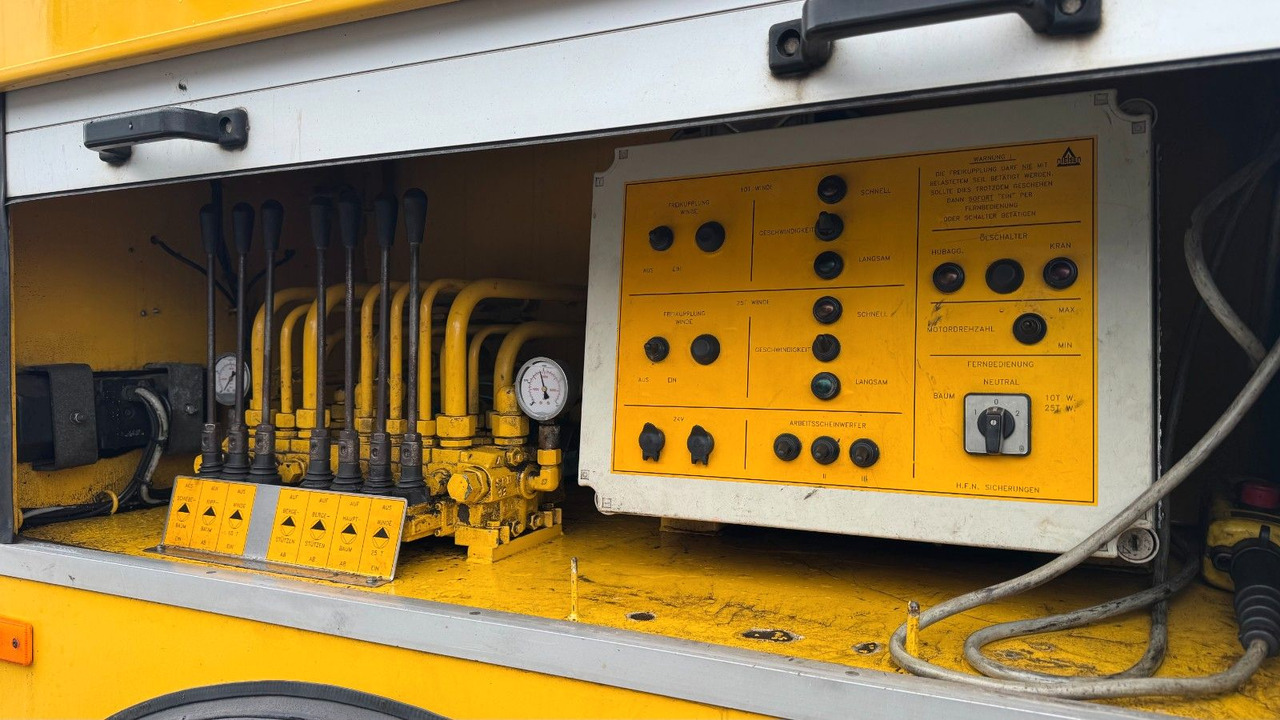 MAN 35.463 Abschleppwagen Kran LKW Berger Wilk WR25 - Vlečno vozilo: slika 5 MAN 35.463 Abschleppwagen Kran LKW Berger Wilk WR25 - Vlečno vozilo: slika 5