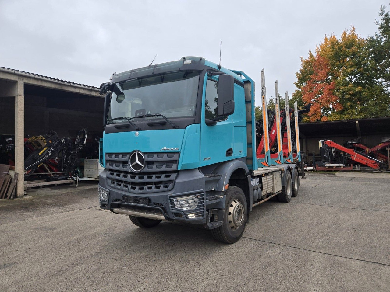 Mercedes-Benz Arocs 2651 Holztransporter Blatt Blatt Kran - Tovornjak za prevoz lesa, Tovornjak z dvigalom: slika 2 Mercedes-Benz Arocs 2651 Holztransporter Blatt Blatt Kran - Tovornjak za prevoz lesa, Tovornjak z dvigalom: slika 2