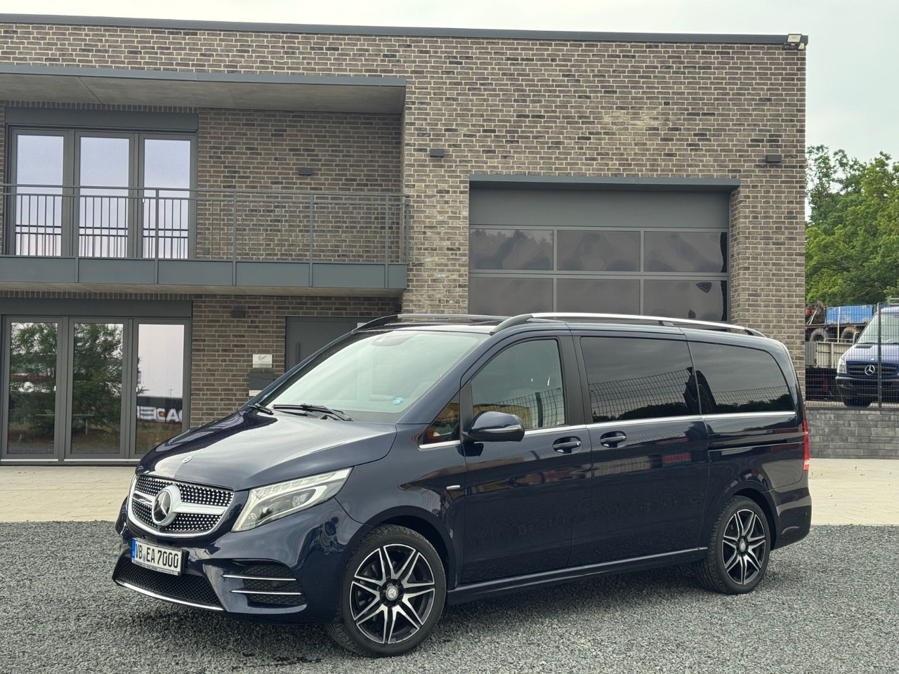 Mercedes-Benz V 250 AMG Avantg.Edition 4M Lang Distronic Stand - Potniški kombi: slika 1 Mercedes-Benz V 250 AMG Avantg.Edition 4M Lang Distronic Stand - Potniški kombi: slika 1
