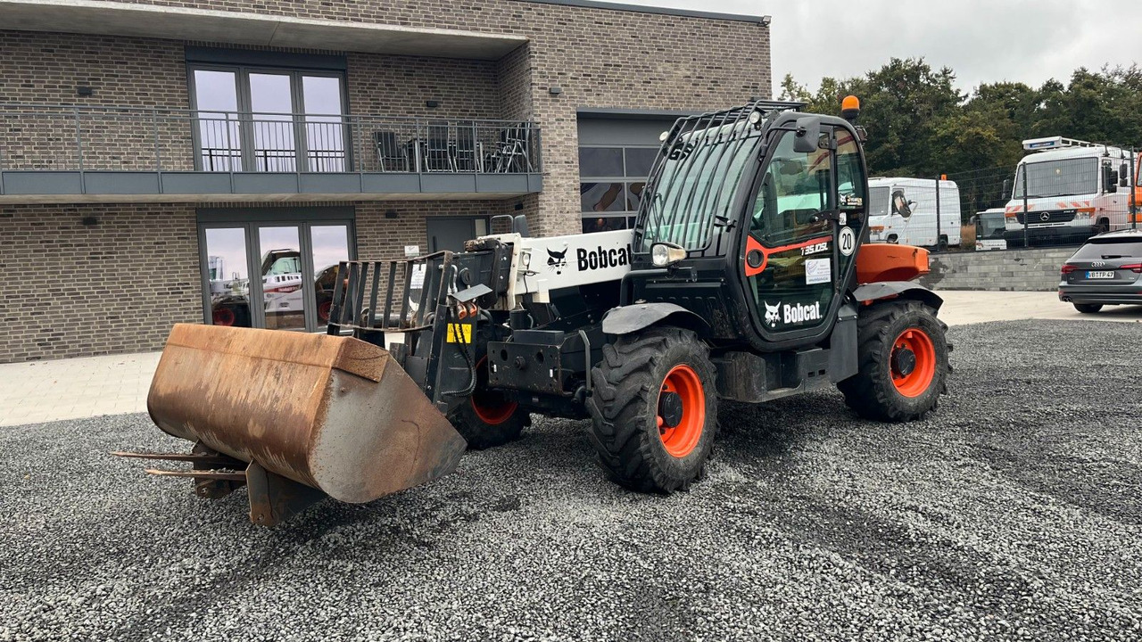 Bobcat T35.105LB Teleskoplader 7600 Kg Gabel Schaufel - Oprema za rokovanje z materiali: slika 2 Bobcat T35.105LB Teleskoplader 7600 Kg Gabel Schaufel - Oprema za rokovanje z materiali: slika 2