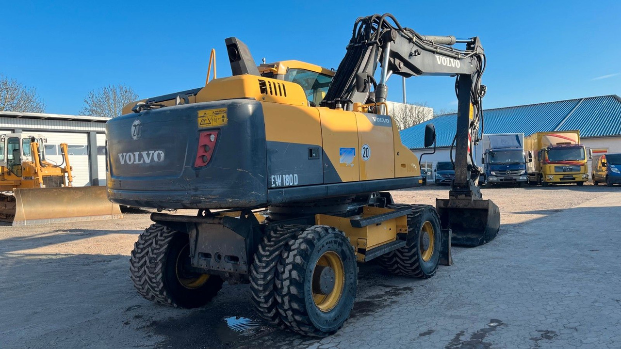 Volvo EW180D 20500 Kg Verstellausleger OilQuick - Bager na kolesih: slika 4 Volvo EW180D 20500 Kg Verstellausleger OilQuick - Bager na kolesih: slika 4