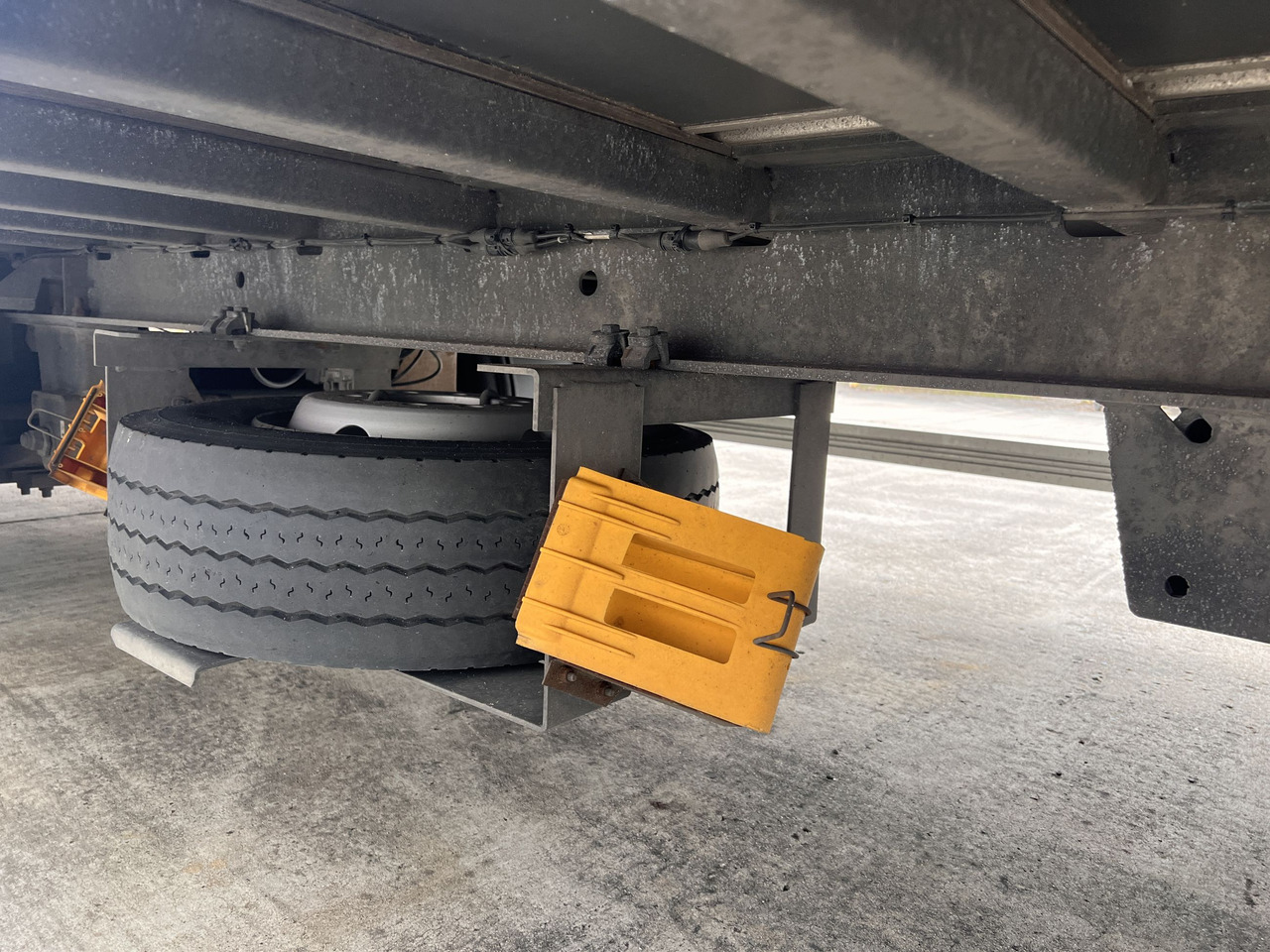 Ackermann Z-KA-F10.5/7,6 1 Achs Jumbo- Planenanhänger 10,5 t GG - Prikolica s ponjavo: slika 4 Ackermann Z-KA-F10.5/7,6 1 Achs Jumbo- Planenanhänger 10,5 t GG - Prikolica s ponjavo: slika 4