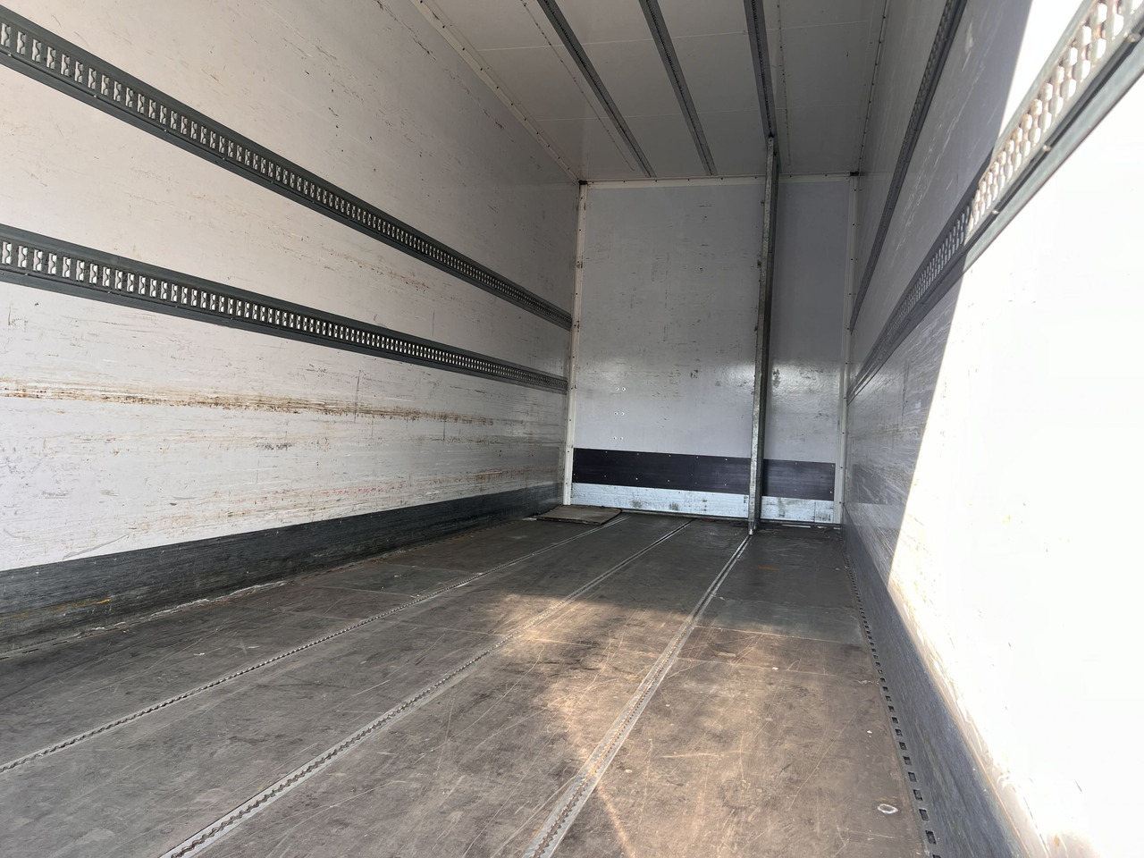 Prikolica zabojnik Ackermann Z-KA-F10.5/7,6  1 Achs Kofferanhänger, Ladebordwand: slika 9