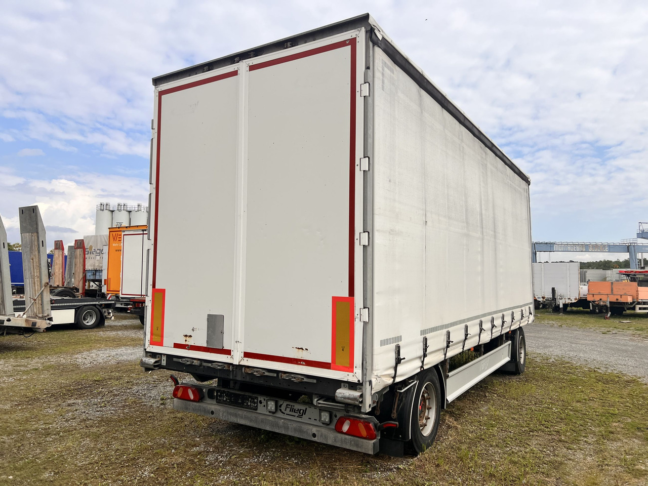 Fliegl ZPS180  2 Achs Jumbo- Planen, Mega, durchladbar - Prikolica s ponjavo: slika 2 Fliegl ZPS180  2 Achs Jumbo- Planen, Mega, durchladbar - Prikolica s ponjavo: slika 2