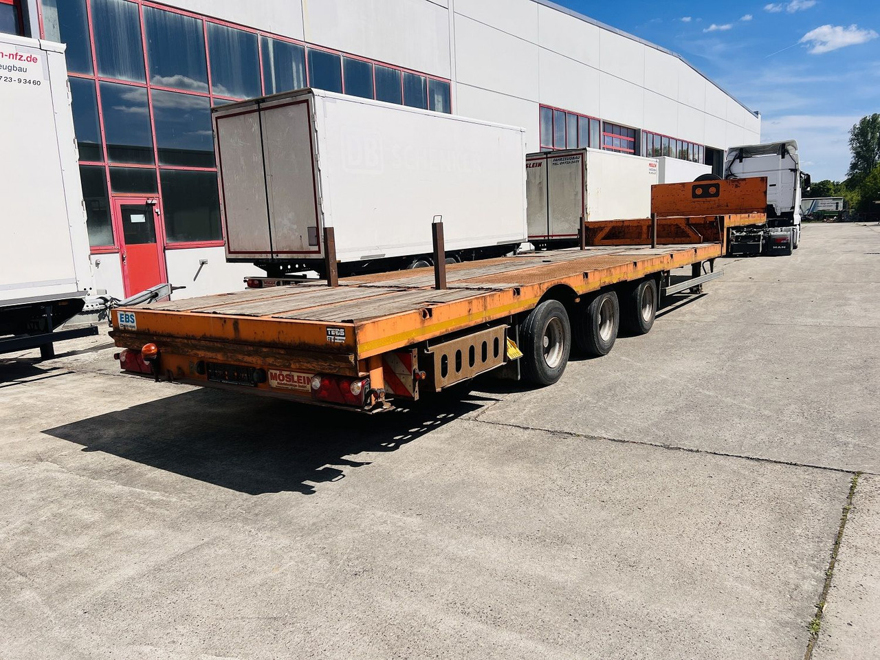 Möslein STO 3 Schwebheim 3 Achs Satteltieflader Plato 45 t GGfür Fertigteile, Baumaschinen oder Container - Nizko noseča polprikolica: slika 5 Möslein STO 3 Schwebheim 3 Achs Satteltieflader Plato 45 t GGfür Fertigteile, Baumaschinen oder Container - Nizko noseča polprikolica: slika 5