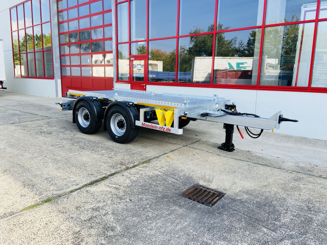 Möslein TMH 2 14 t Tandem- Absetzmuldenanhänger,geschlossenen BodenNeufahrzeug - Plato/ Tovorna prikolica: slika 2 Möslein TMH 2 14 t Tandem- Absetzmuldenanhänger,geschlossenen BodenNeufahrzeug - Plato/ Tovorna prikolica: slika 2