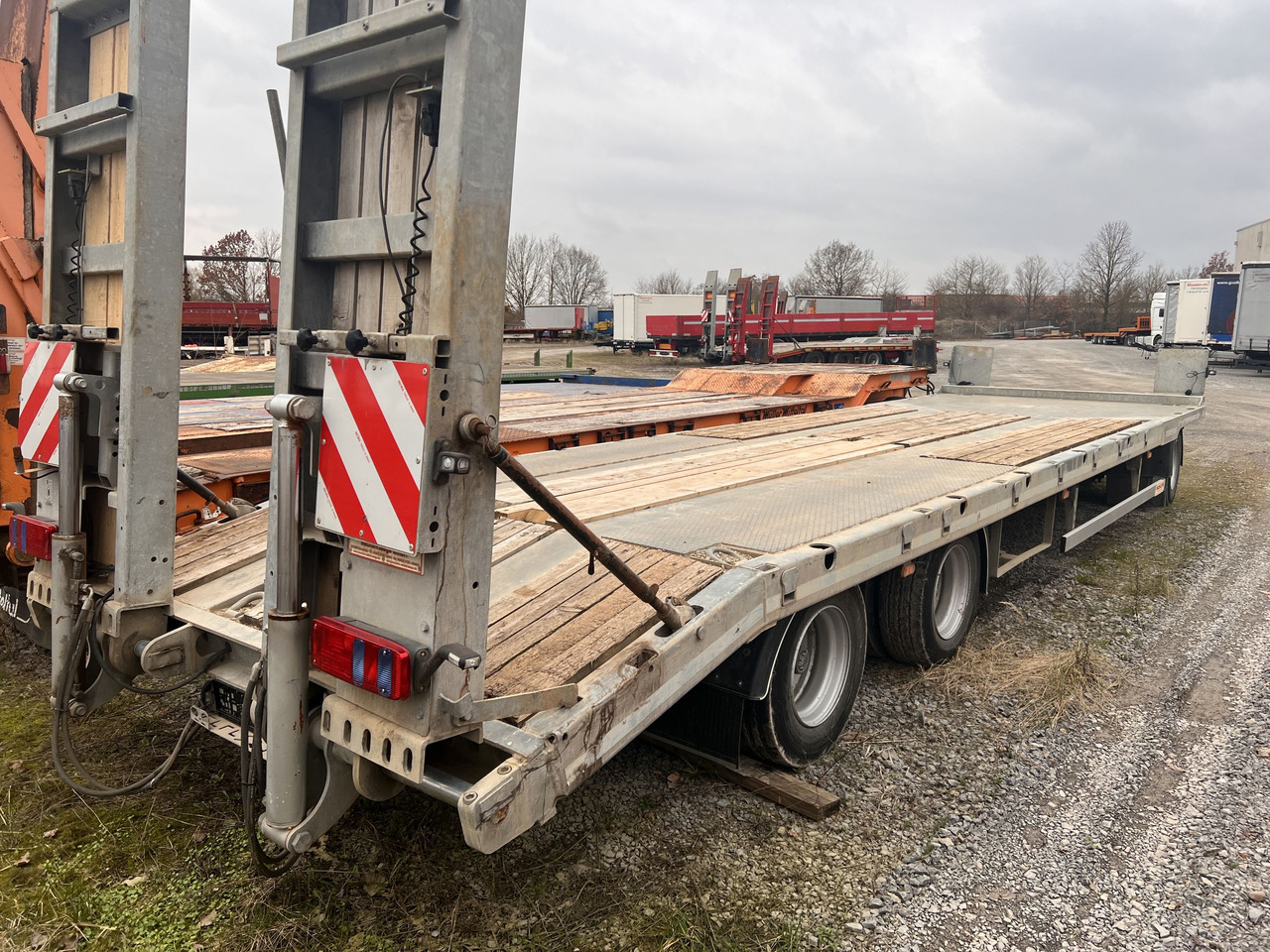 Möslein TO 3 F Schwebheim 3 Achs Tiefladeranhänger 9 m Ladefläche - Nizko noseča prikolica: slika 3 Möslein TO 3 F Schwebheim 3 Achs Tiefladeranhänger 9 m Ladefläche - Nizko noseča prikolica: slika 3