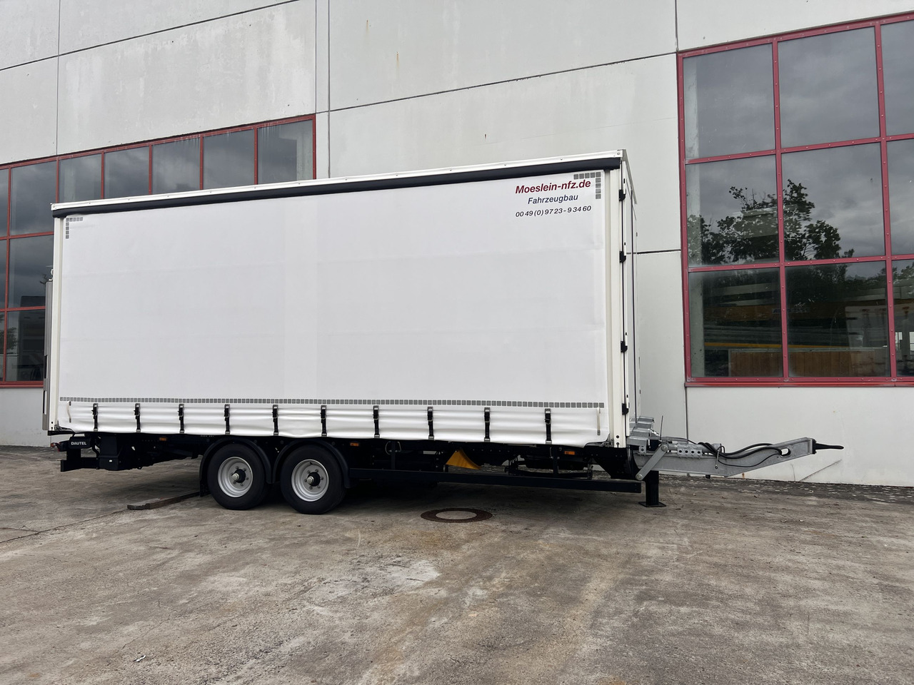 Möslein TPS 105 D-L Planenanhänger, Ladebordwand + Durchladbar neuwertig - Prikolica s ponjavo: slika 4 Möslein TPS 105 D-L Planenanhänger, Ladebordwand + Durchladbar neuwertig - Prikolica s ponjavo: slika 4
