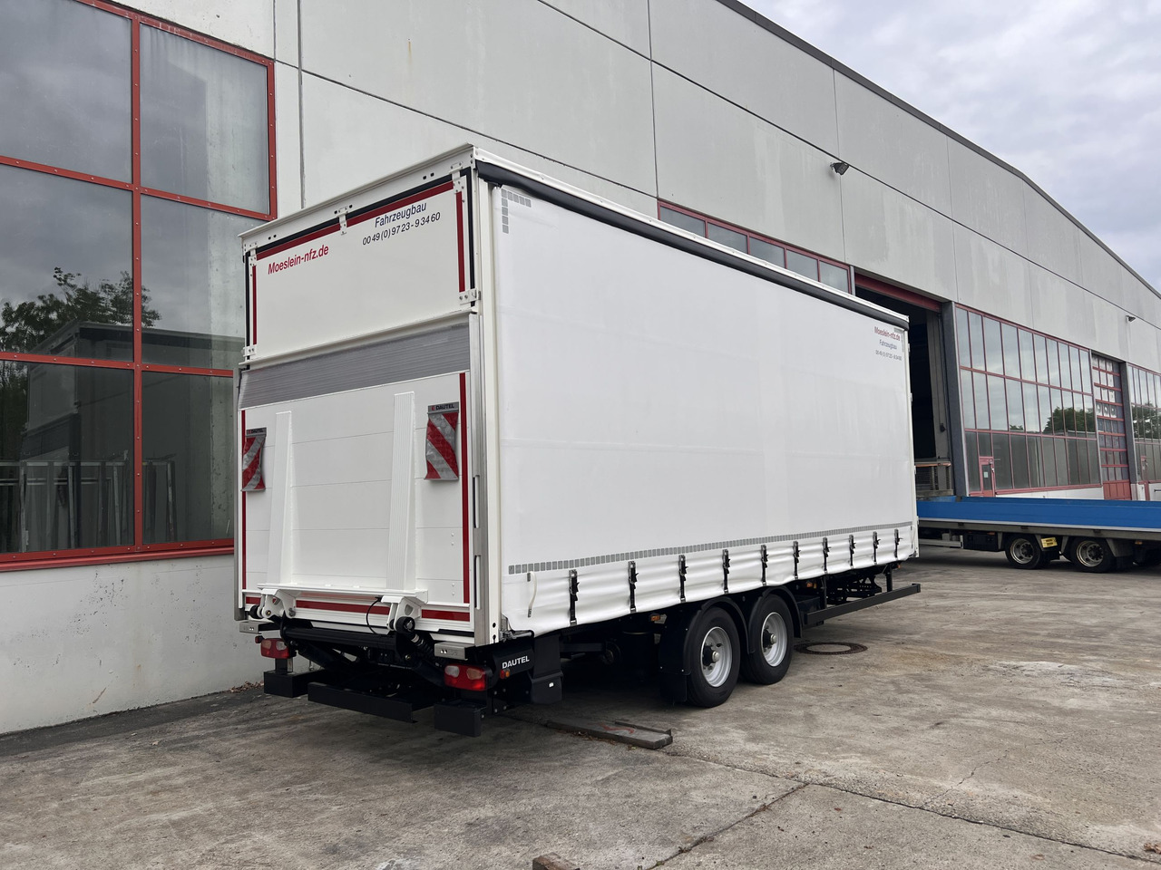 Möslein TPS 105 D-L Planenanhänger, Ladebordwand + Durchladbar neuwertig - Prikolica s ponjavo: slika 2 Möslein TPS 105 D-L Planenanhänger, Ladebordwand + Durchladbar neuwertig - Prikolica s ponjavo: slika 2