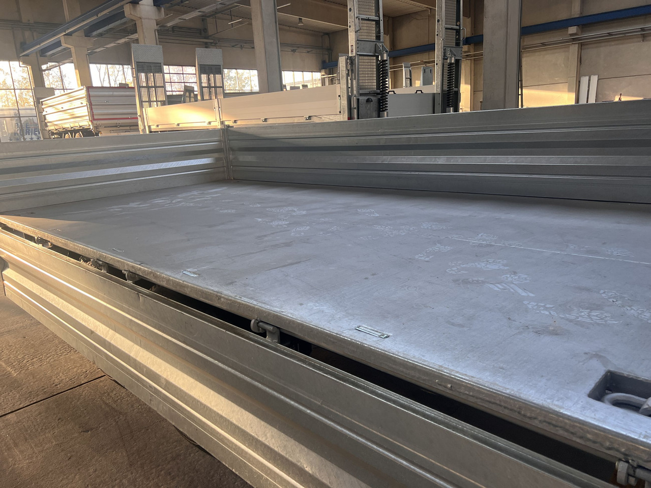 Möslein TTD 14 5,70 m 14 t Tandem- Kipper Tieflader 5,70 m lang, Breite Reifen-- Neufahrzeug -- - Kiper prikolica: slika 4 Möslein TTD 14 5,70 m 14 t Tandem- Kipper Tieflader 5,70 m lang, Breite Reifen-- Neufahrzeug -- - Kiper prikolica: slika 4