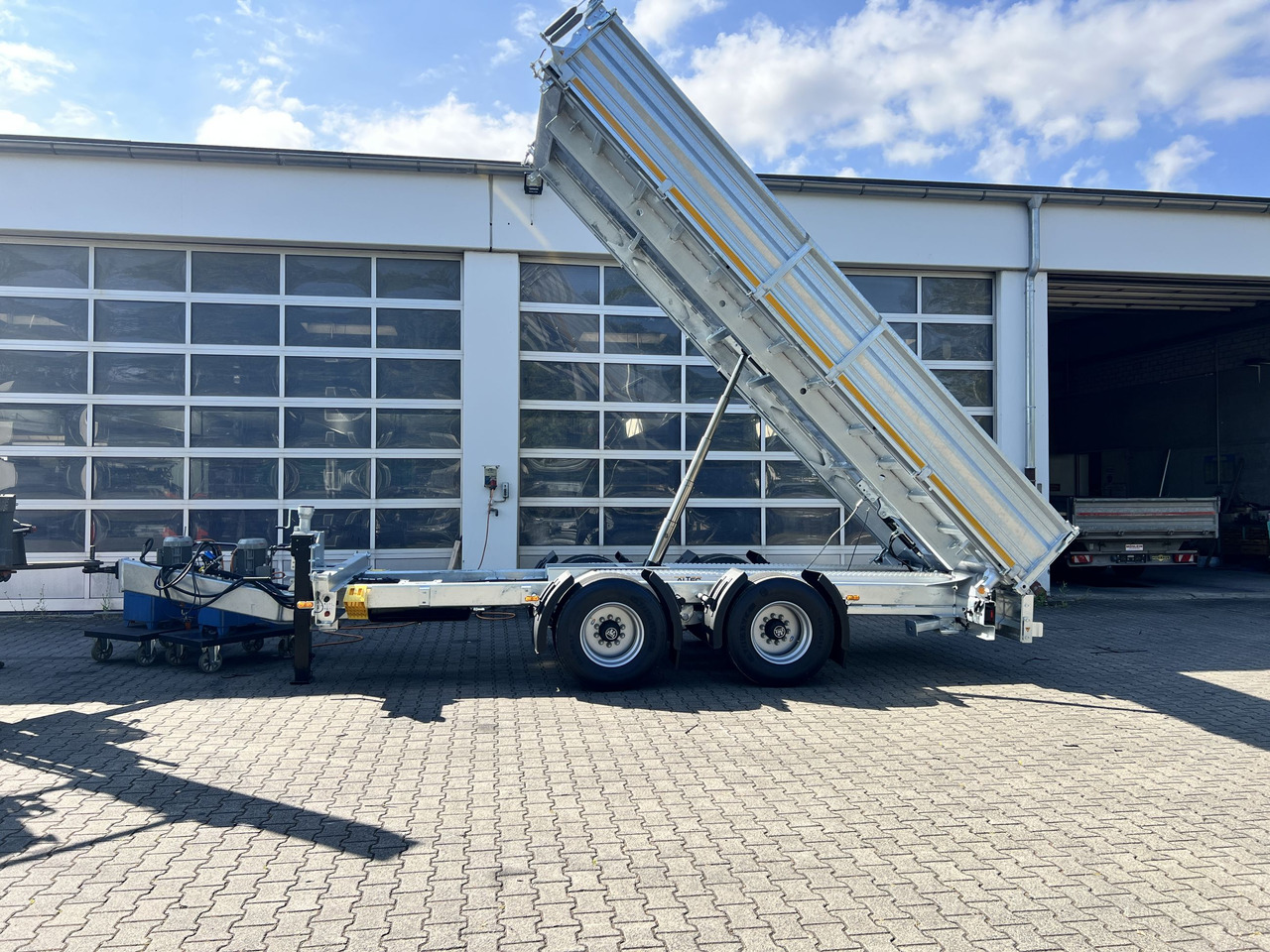 Möslein TTD 19 B neuer 19 t Tandemkipper- Tieflader hydraulischer Klappe - Kiper prikolica: slika 5 Möslein TTD 19 B neuer 19 t Tandemkipper- Tieflader hydraulischer Klappe - Kiper prikolica: slika 5