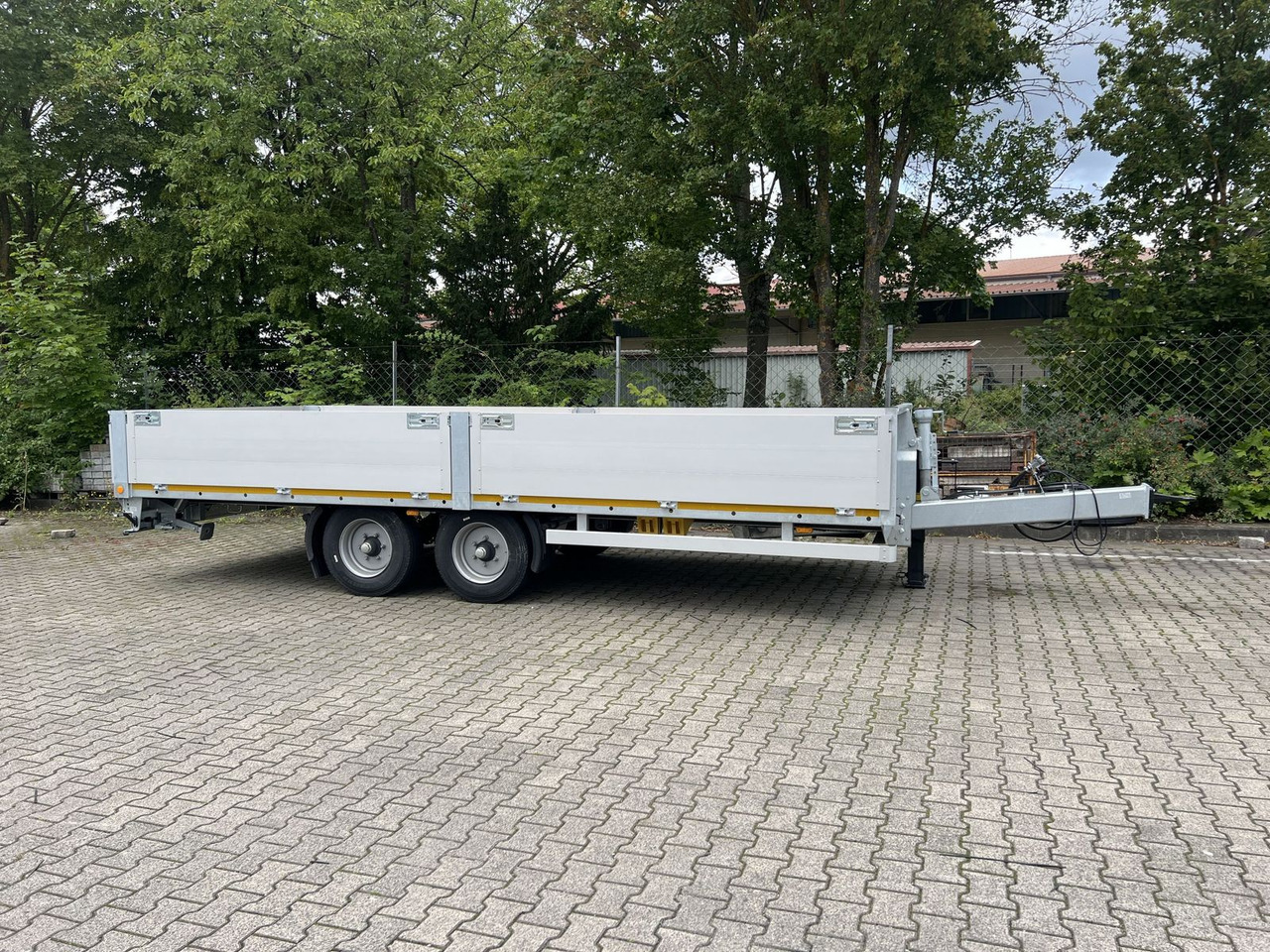 Möslein Tandem Pritsche- Tieflader mit Rungentaschen - Nizko noseča prikolica: slika 3 Möslein Tandem Pritsche- Tieflader mit Rungentaschen - Nizko noseča prikolica: slika 3