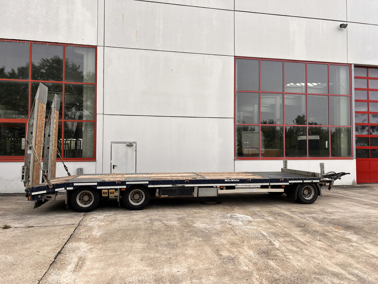 Müller Mitteltal D3 3 Achs Tieflader 9 m, Verzinkt, Wenig Benutzt - Nizko noseča prikolica: slika 4 Müller Mitteltal D3 3 Achs Tieflader 9 m, Verzinkt, Wenig Benutzt - Nizko noseča prikolica: slika 4