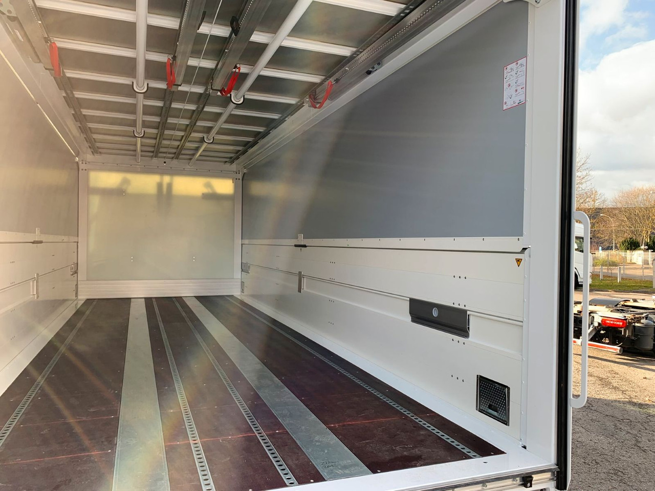 Tovornjak za prevoz pijač DAF FA XD 370 zikun Swing-Board-Aufbau: slika 32