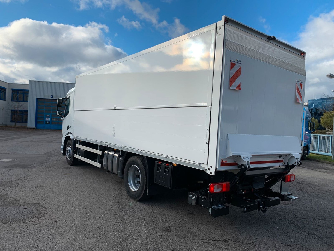 Tovornjak za prevoz pijač DAF FA XD 370 zikun Swing-Board-Aufbau: slika 6