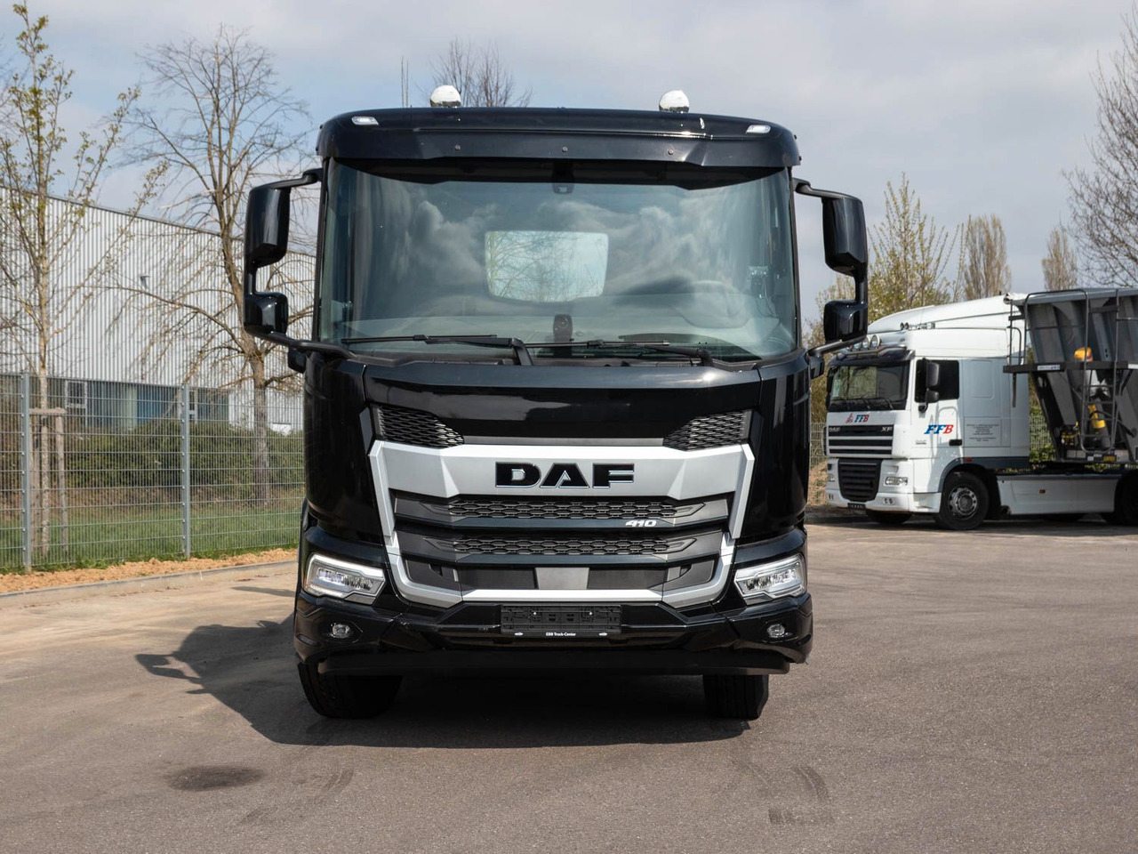 DAF FA XD 410 VDL Absetzkipper DAF FA XD 410 VDL Absetzkipper - Komunalni tovornjak: slika 2 DAF FA XD 410 VDL Absetzkipper DAF FA XD 410 VDL Absetzkipper - Komunalni tovornjak: slika 2
