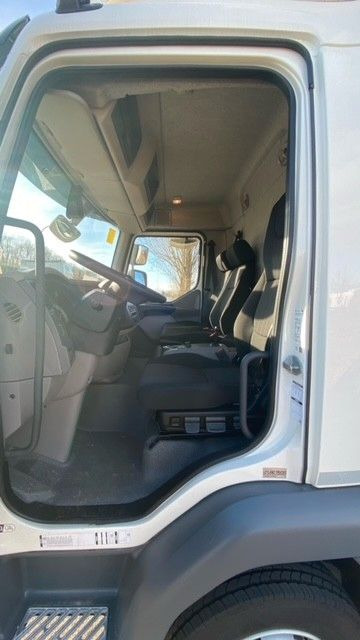 DAF LF 210 8t Pritsche-Plane LBW Tageszulassung DAF FA LF 210 08t Spier Pritsche-Plane - Tovornjak s ponjavo: slika 5 DAF LF 210 8t Pritsche-Plane LBW Tageszulassung DAF FA LF 210 08t Spier Pritsche-Plane - Tovornjak s ponjavo: slika 5