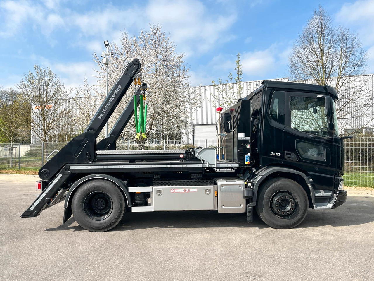 DAF XD 410 FA Absetzkipper DAF XD 410 FA Absetzkipper - Komunalni tovornjak: slika 3 DAF XD 410 FA Absetzkipper DAF XD 410 FA Absetzkipper - Komunalni tovornjak: slika 3