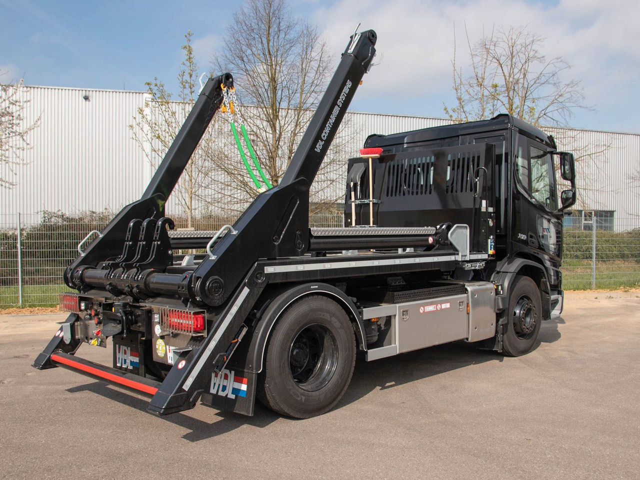 DAF XD 410 FA Absetzkipper DAF XD 410 FA Absetzkipper - Komunalni tovornjak: slika 2 DAF XD 410 FA Absetzkipper DAF XD 410 FA Absetzkipper - Komunalni tovornjak: slika 2