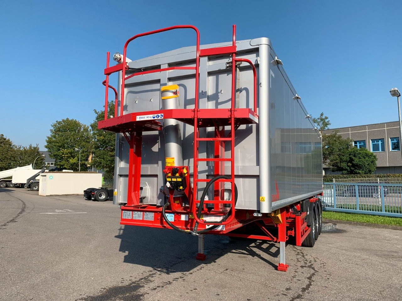 Stas Agrostar 51,8 cbm Stas Agrostar 51,8 cbm - Kiper polprikolica: slika 4 Stas Agrostar 51,8 cbm Stas Agrostar 51,8 cbm - Kiper polprikolica: slika 4