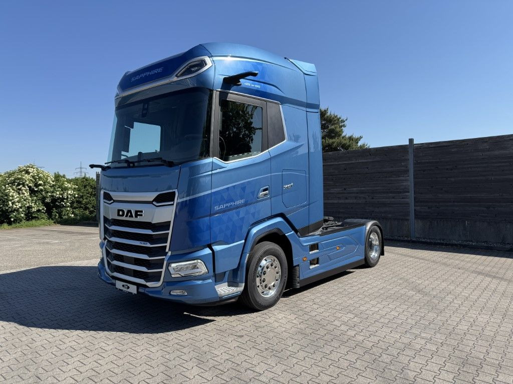 DAF FT XG 530 BLAU METALLIC Limited Edition - Vlačilec: slika 1 DAF FT XG 530 BLAU METALLIC Limited Edition - Vlačilec: slika 1