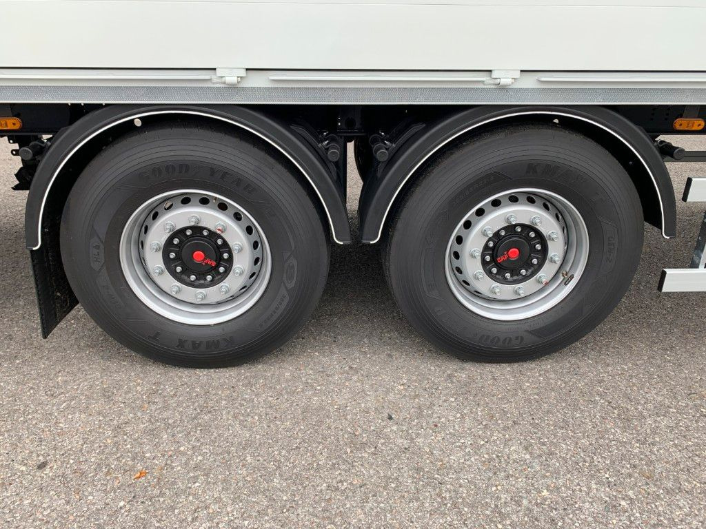 Zentralachsanhänger Swing-Board I tiefgekuppelt - Prikolica za prevoz pijač: slika 3 Zentralachsanhänger Swing-Board I tiefgekuppelt - Prikolica za prevoz pijač: slika 3